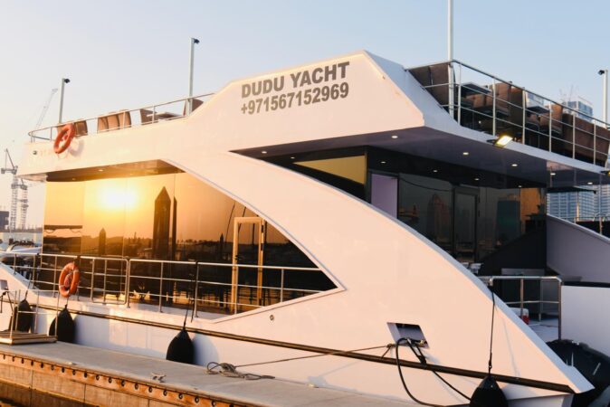 Luxury Yacht Marina Cruise - Tour with Rawan 2