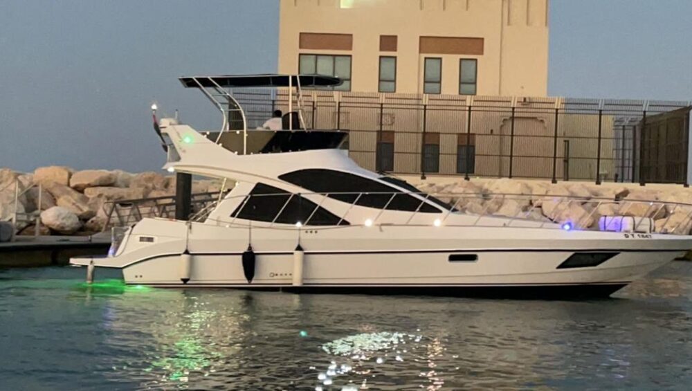 Book a 5-star yacht in Dubai Marina. Private hourly cruises at AED 550 - Tour UAE With Rawan
